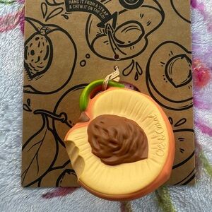 OLI & CAROL “Palm the Peach” Teether ***UPDATED 03.12.26